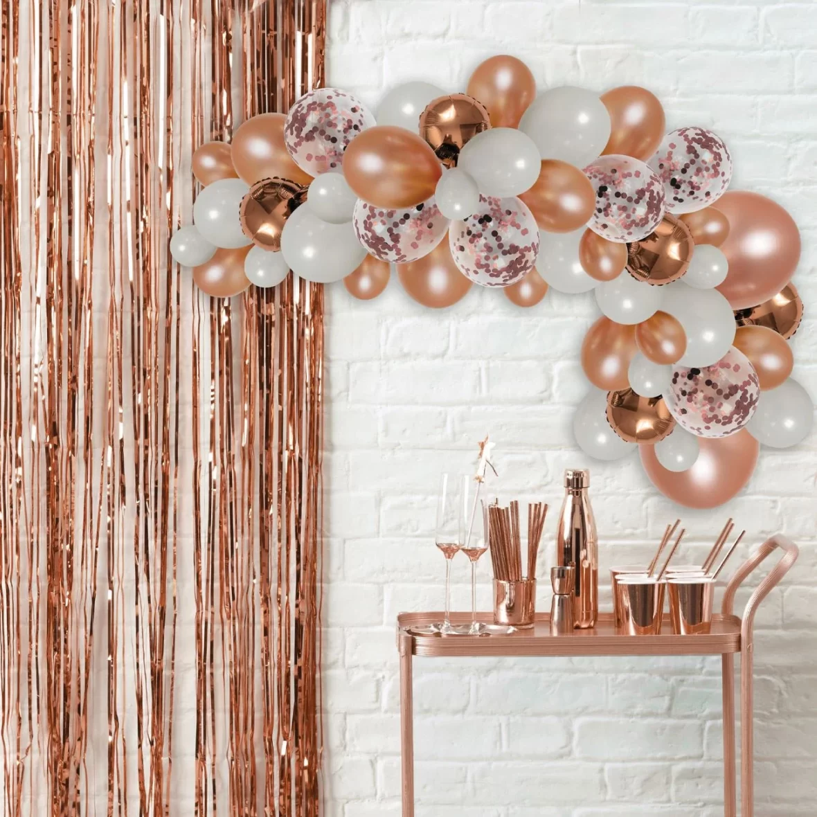 337-arcada-baloane-aniversare-petrecere-culori-rose-gold-si-alb-cu-baloane-confetti-2-1